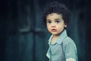 Young child with lips parted, an example of open-mouth resting posture